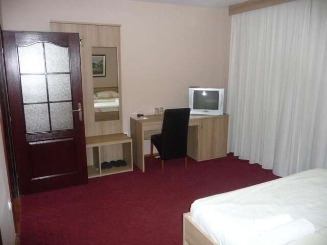 Отель Hotel Ambiente Подгорица-37